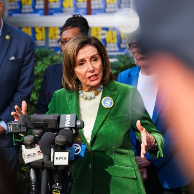 “Follow her example”: Pelosi’s retirement reignites Democrats’ generational warfare