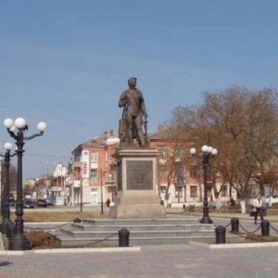 Three years after liberation, Ukraine’s Kherson battles new kind of siege