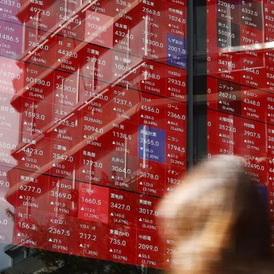 Asian stocks edge higher ahead of Fed decision as yields, oil pause