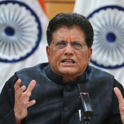 Exports rise 15% during Apr-Jun 14 despite global uncertainties: Goyal