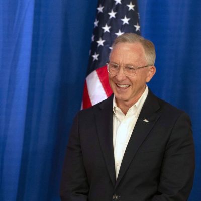 Hobbs picks former Mesa Mayor Giles as running mate
