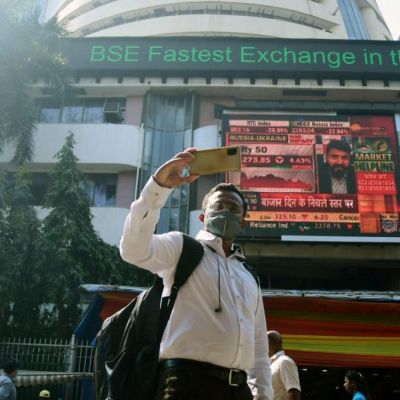 Stock Market Decline: Bajaj Finance & Fund Outflows