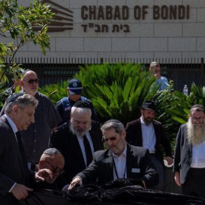 Australia Begins Burying Victims of Bondi Shooting