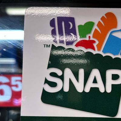 Illinois SNAP food aid recipients to receive all November benefits by next week, IDHS says