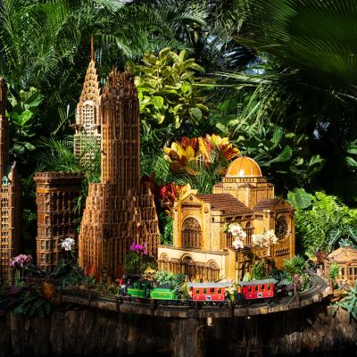 At Botanic Garden, a Miniature New York Made of Bark and Acorns