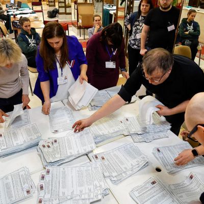 Russian polls close with Putin poised to rule for 6 more years