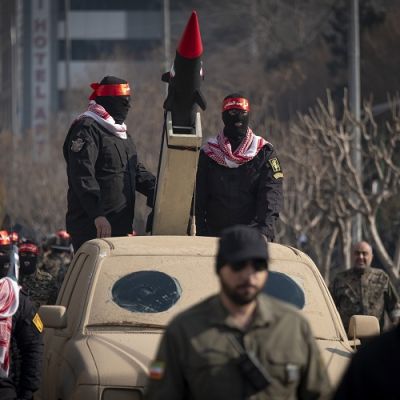 IRGC Draws ‘Red Line’ as Guards Deploy, Open Fire to Crush Iran’s Widening Protests – KAYHAN LIFE