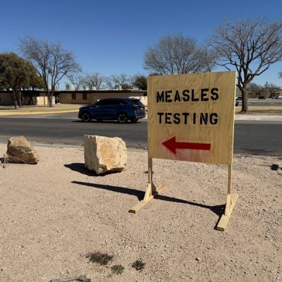 School-age child dies in Texas measles outbreak; health chief Kennedy visits family