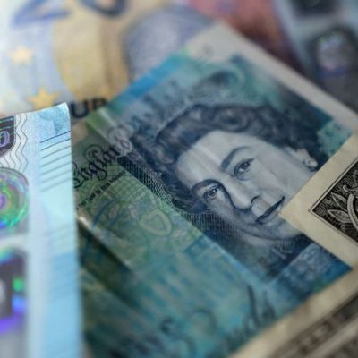 UK borrowing shoots higher, deepening budget challenge for Reeves