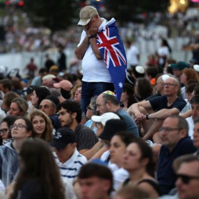Thousands gather at Bondi Beach to mourn victims of antisemitic attack