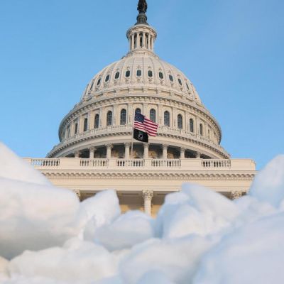 Powerful storm threatens U.S. East Coast including parts unaccustomed to heavy snow