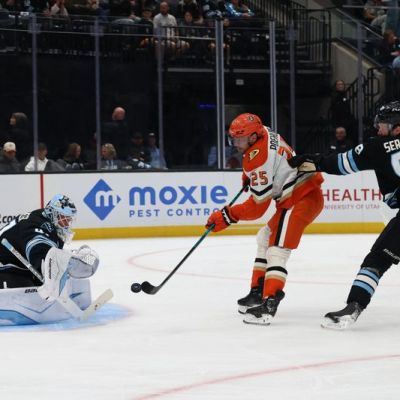 Ducks score four straight, take season series from Mammoth