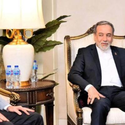 Indirect peace talks in Islamabad offer glimmer of hope to end US-Iran war |  | AW