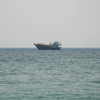 Iran oo shuruudo yaab leh ku xirtay dib u furista Hormuz