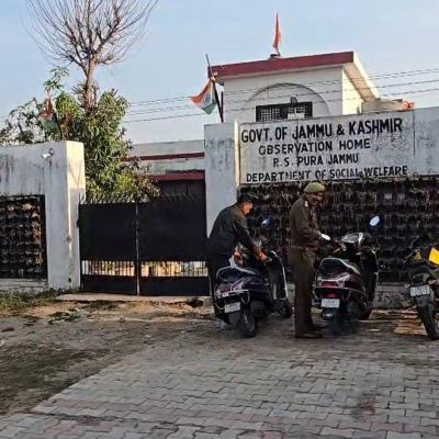 Six policemen posted at R.S. Pura observation home suspended after escape of 2 Pakistanis, gangster