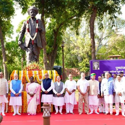 Prez Murmu, VP Radhakrishnan, others pay floral tributes to Jyotirao Phule at Parliament Complex