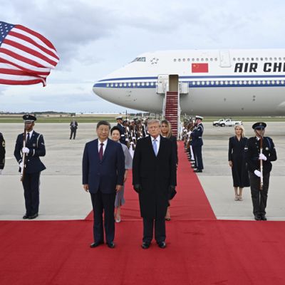 Xi kicks off highly-anticipated U.S. visit in grand welcome