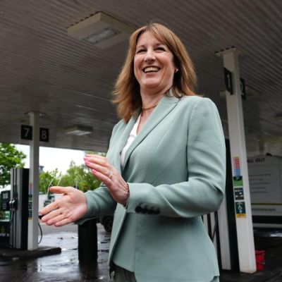 Cheaper food and free bus rides for children in Reeves’ cost-of-living plan