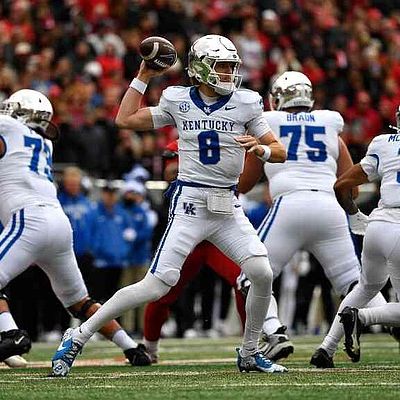 Cards’ freshman RBs deny Wildcats of bowl | Northwest Arkansas Democrat-Gazette