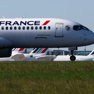 U.S.-bound flight from Paris diverts to Montreal after Ebola concerns