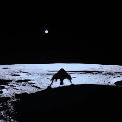 Private US company aces lunar landing on first mission – kuwaitTimes