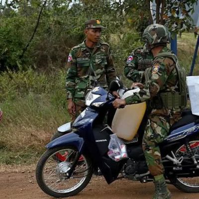 Cambodia shuts border crossings with Thailand as fighting continues