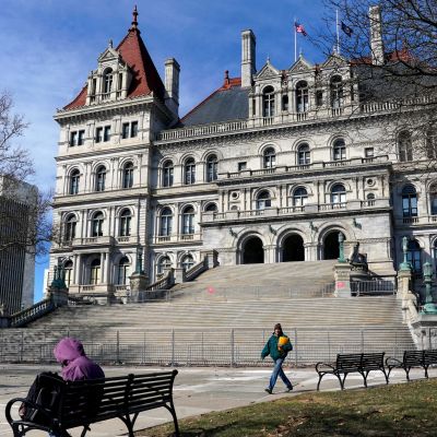 F.B.I. Searches $3.5 Million Home of Former Aide to Gov. Hochul