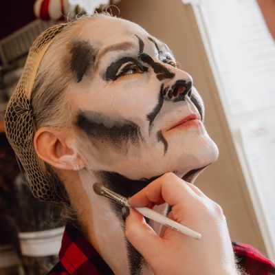 In ‘A Christmas Carol,’ Sally Vahle Has Played Nearly Every Role