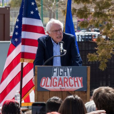 On Fighting Oligarchy Tour, Bernie Sanders Channels the Grateful Dead