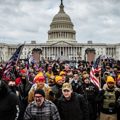 Bipartisan funding bill would allow senators to sue over government searches of their phone records