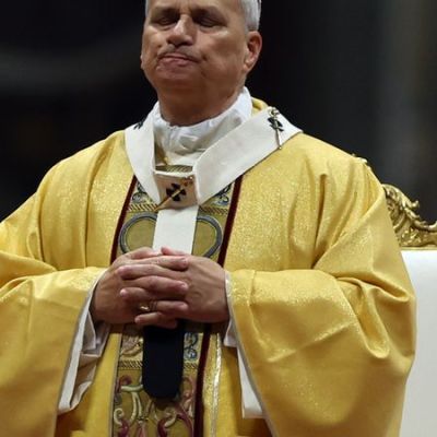 Pope asks that ‘clamour of weapons cease’ in Christmas address