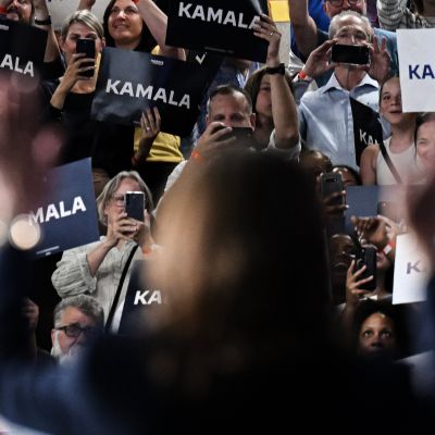 Kamala Harris’s Fund-Raising Machine Cranks Into High Gear