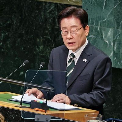Lee Proposes Global Energy Coalition, Presents Inter-Korean Peace Blueprint at UN