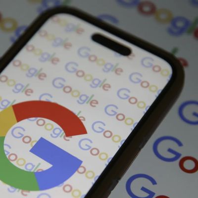 Gartner Predicts a 25% Search Traffic Decline by 2026. Should Investors Avoid Google Stock Like the Plague?