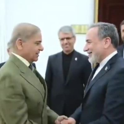 Iran FM Araghchi meets Pakistan PM as US-Iran peace push resumes Img