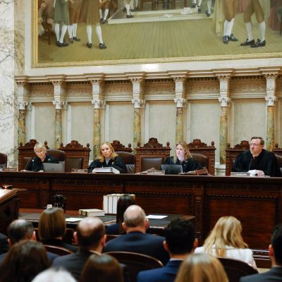 In Crucial Judicial Race in Wisconsin, G.O.P. Now Has a Financial Edge