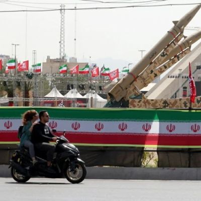 US-Iran attacks pause for second night after Trump advised to halt bombing campaign