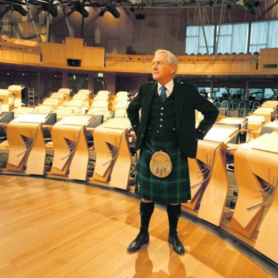 Former Holyrood presiding officer Sir George Reid dies aged 86