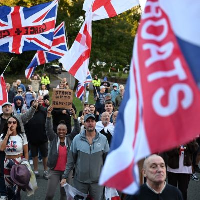 London on high alert as anti-immigrant march and anti-racism rally set to clash