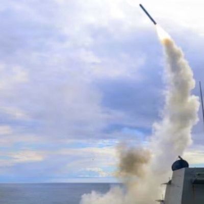 Strait of Hormuz shut after US launches fresh strikes on Iran following IRGC attacks ships