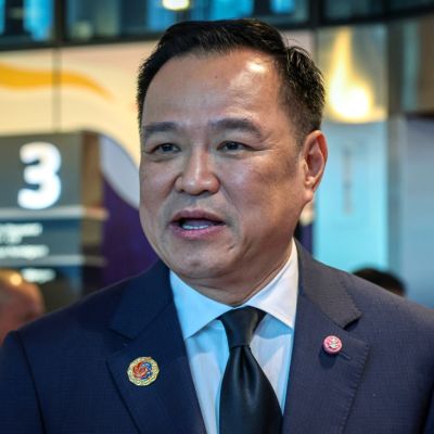 KL Peace Accord delivers first result  —  18 Cambodian soldiers to be released, says Thai PM