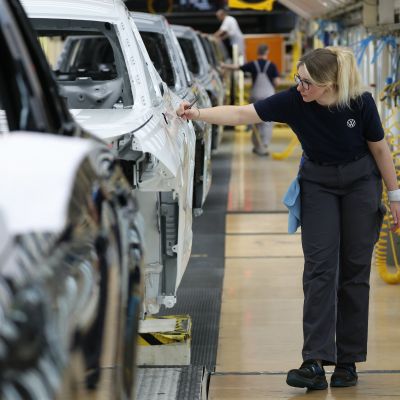 Mercedes-Benz and Volkswagen Facing Uncertainty With Tariffs