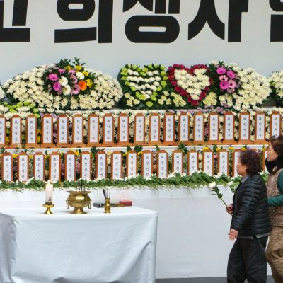 South Korean Plane Crash Questions Center on Four Last Minutes