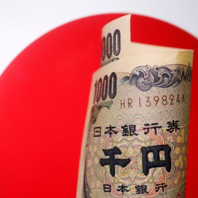 Traders watch nervously as yen nears key 160 level against US dollar