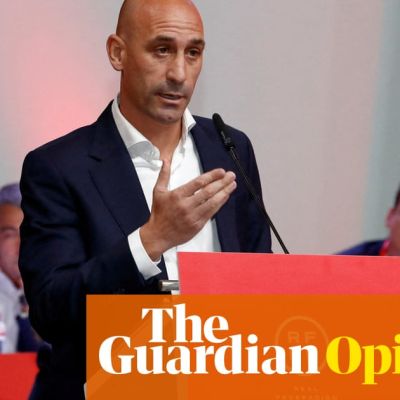 Why do so many powerful men seem allergic to apologies? | Arwa Mahdawi