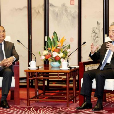 Thai and Cambodian foreign ministers arrive in China for  trilateral talks