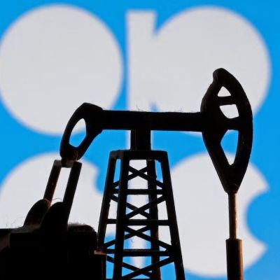 Oil falls 2% on easing supply concern after US, Iran agree to talks