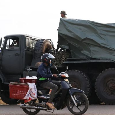 US tells Thailand and Cambodia to stop fighting as clashes rage