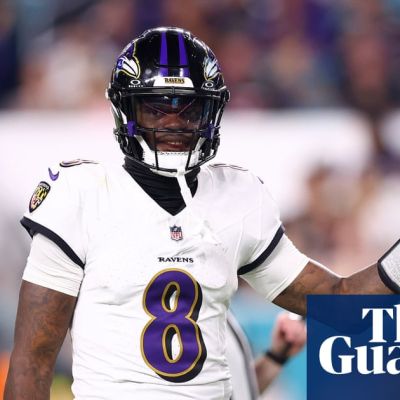 Lamar Jackson dazzles on return from injury as Ravens dominate Dolphins