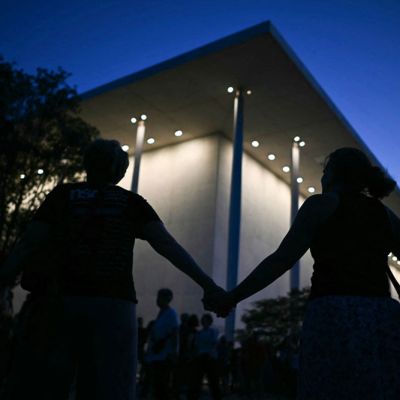 World: Protesters form human chain at Kennedy Centre after T